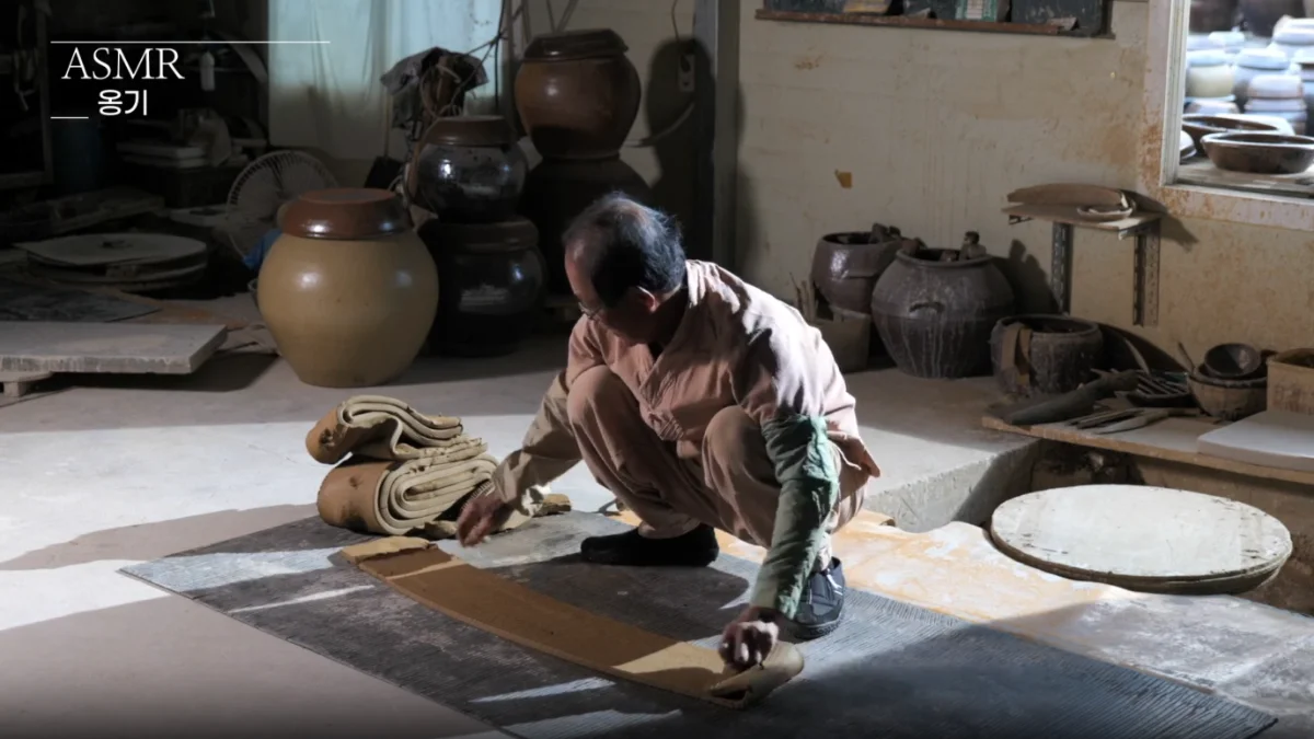 옹기장 (전통 옹기 제작)